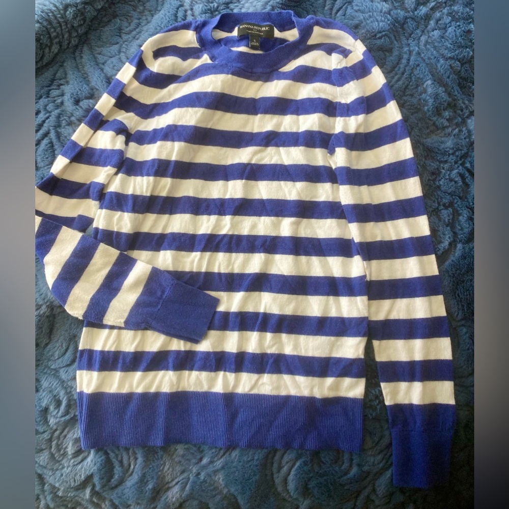 Banana Republic Sweater - Picture 2 of 3